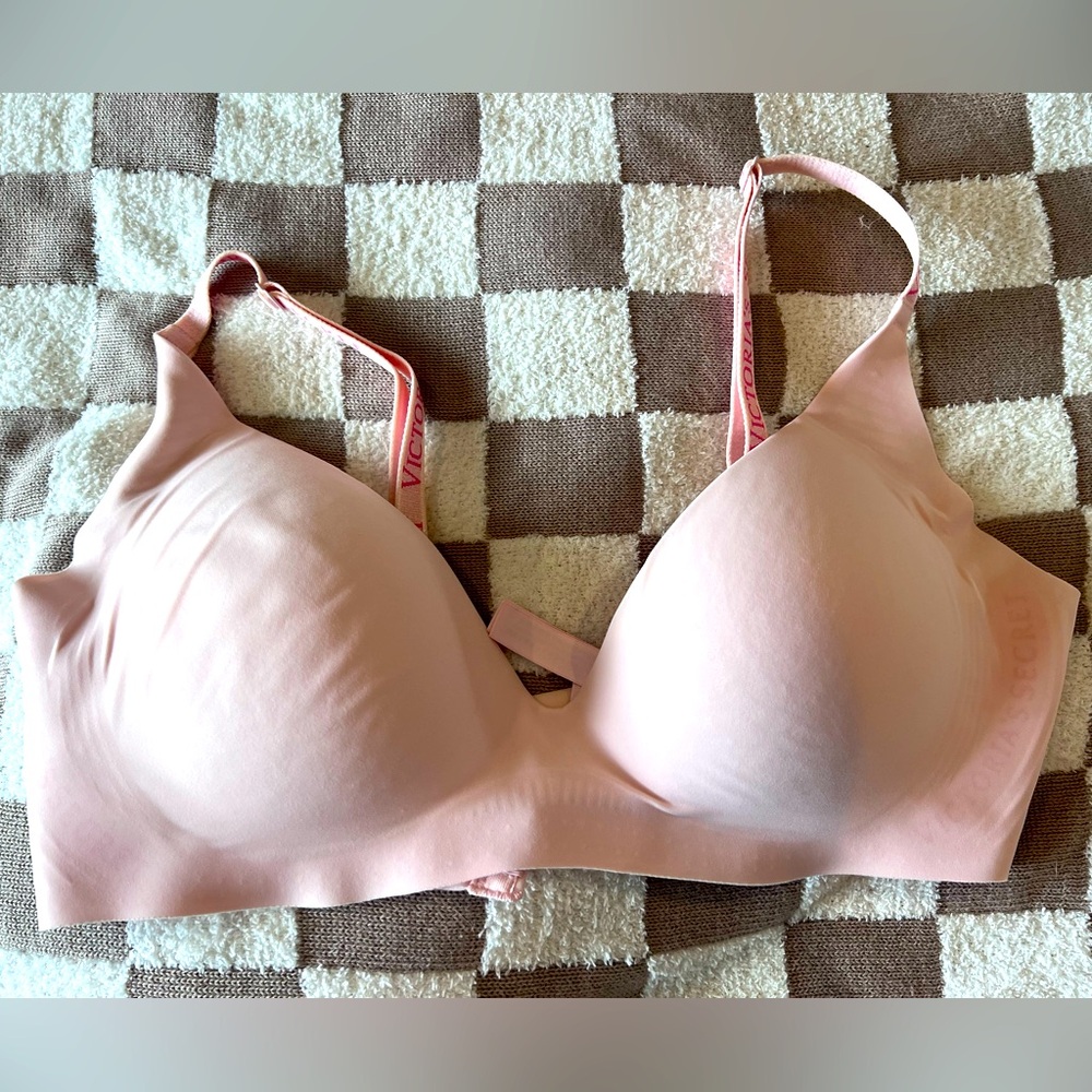 Victorias Secret Wireless push up bra